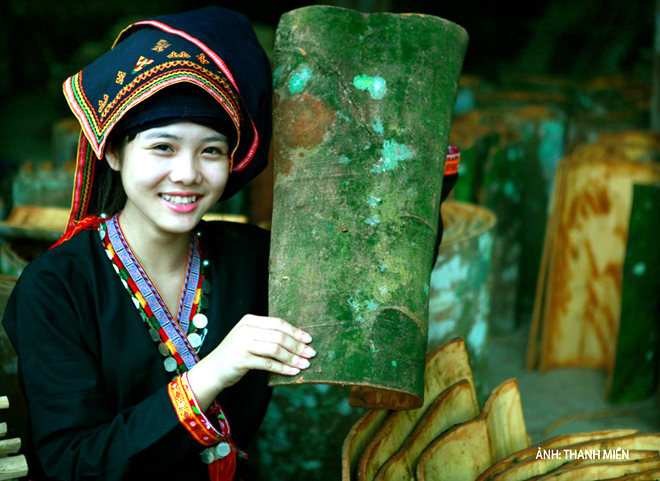 Sản phẩm quế Văn Yên được đông đảo khách gần xa ưa chuộng. (Ảnh: Thanh Miền)